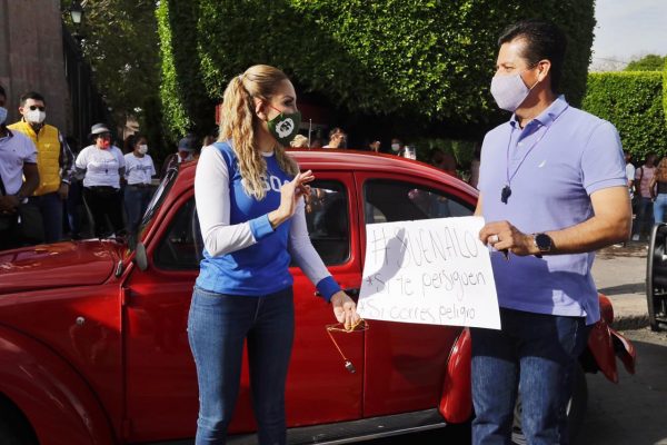Toño García apoya campaña para frenar la violencia intrafamiliar