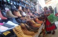 Competencia desleal pone en jaque a comerciantes de calzado; están en la lona