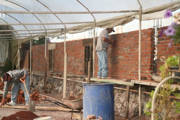 Ayuntamiento de Jacona rehabilita la barda perimetral de vivero local