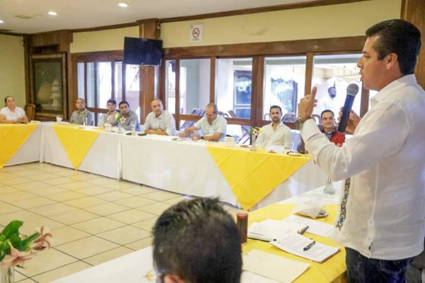 Toño García se reúne con productores de Zamora y Puruándiro