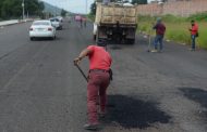 Jacona brinda mantenimiento al tramo carretero a Los Reyes