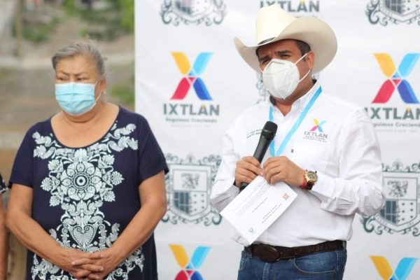En Ixtlán, inician rehabilitación de calle Juárez de la colonia Santa Cruz en su primera etapa