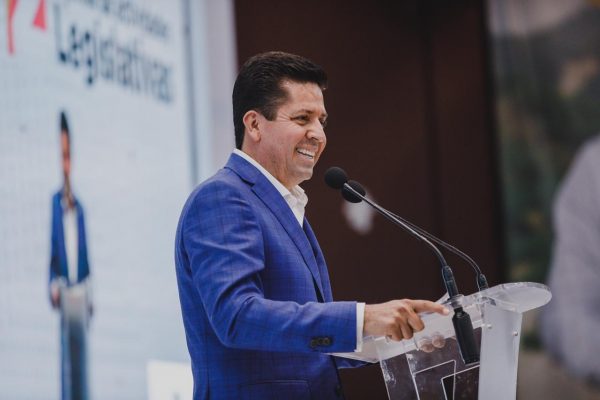 Toño García rindió cuentas a las y los michoacanos