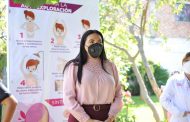 Adriana Campos concientiza a mujeres de El Platanal contra el cáncer de mama