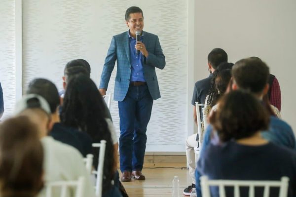 Toño García llama a partidos políticos a formalizar encuentros entre aspirantes