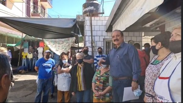 Atiende Alcalde llamado de locatarios en Mercado del Carmen