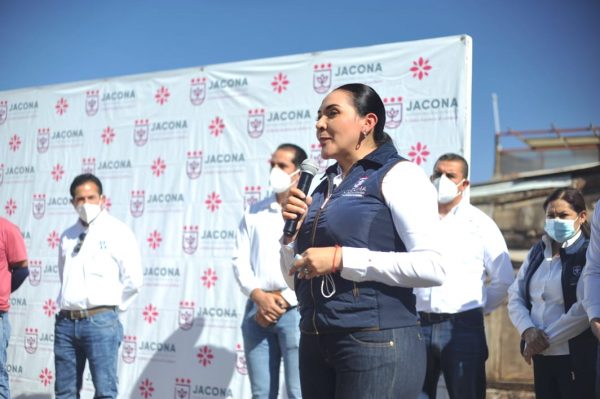 Adriana arranca proyecto para respaldar a trabajadores del SAPA Jacona