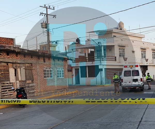 Joven muere tras ser baleado al salir de su casa en Zamora