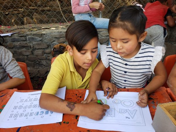 DIF Jacona brinda atención a menores de la colonia El Barril