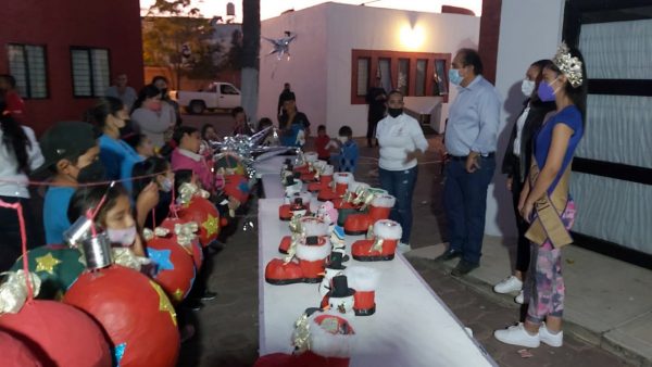 Concluye taller de piñatas y regalos en el CEDECO El Vergel