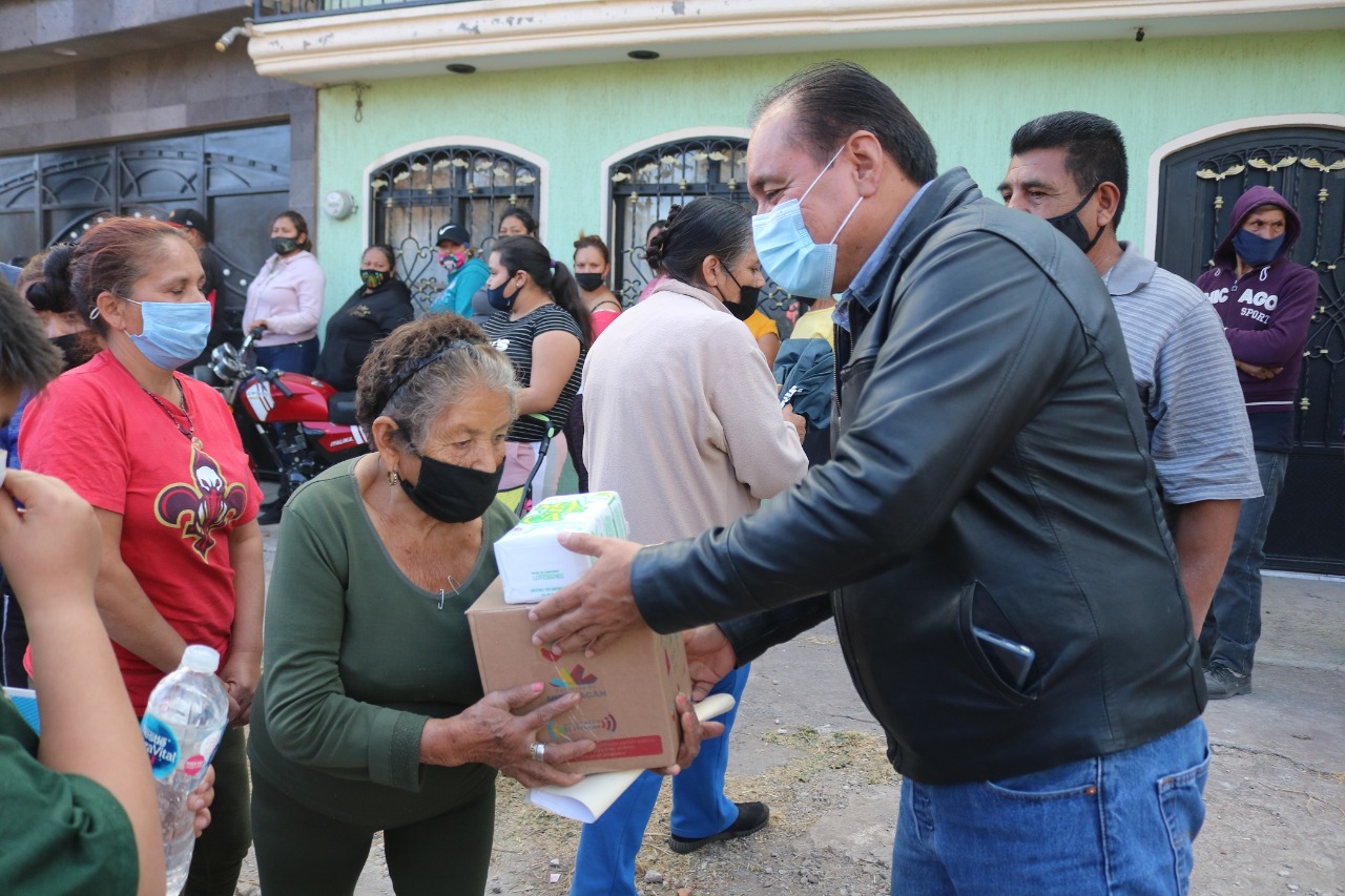 Alcalde de Zamora entrega 200 despensas