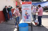 Dan mantenimiento a lavamanos públicos en Zamora