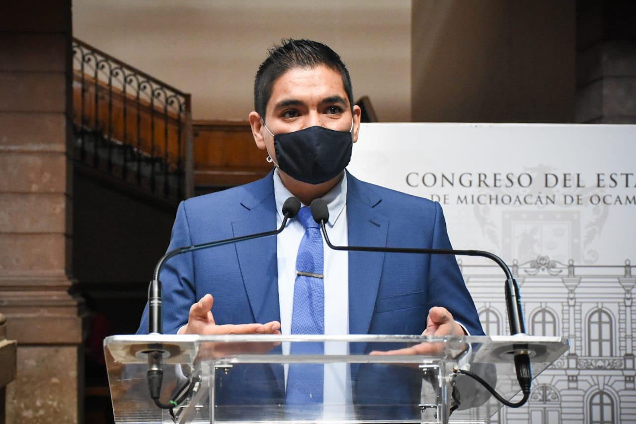 Respalda Arturo Hernández ley para uso de cubrebocas