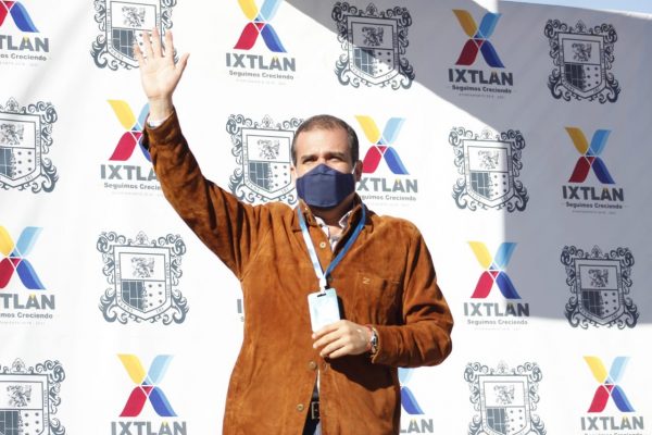 Ángel Macías encabezó inicio de construcción de cancha de usos múltiples en El Limón
