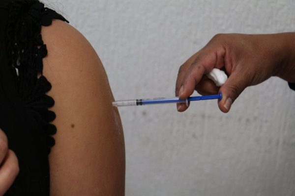 Llegan 3 mil 800 vacunas para ancianos contra el COVID-19