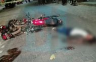 Chocan dos motos en Tangancícuaro, sus tripulantes mueren