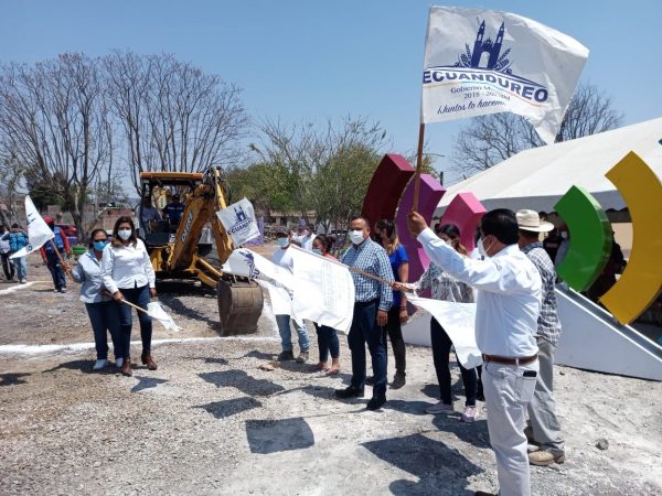 Con Educación Solidaria, dan arranque a construcción de aula en Ecuandureo
