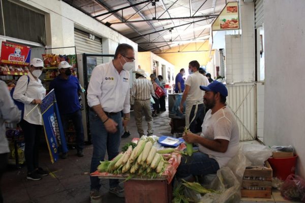 Mercados municipales impulsan productividad y comercialización de productos: Enrique Godínez