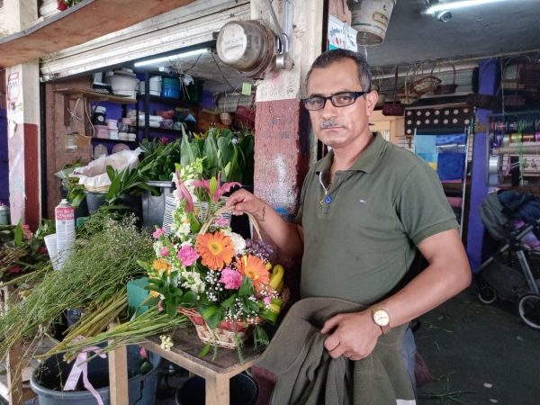 Piden floristas no dar permisos a otros giros o ambulantes para vender flores