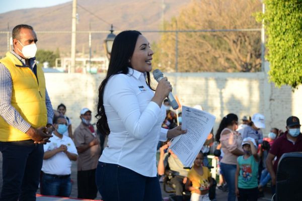 Habitantes de La Planta ratifican apoyo a Adriana Campos para Diputada Federal