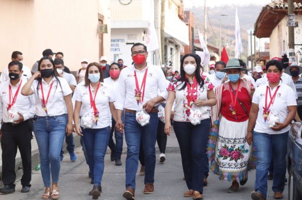 La gente de Chilchota quiere a Adriana para Diputada Federal
