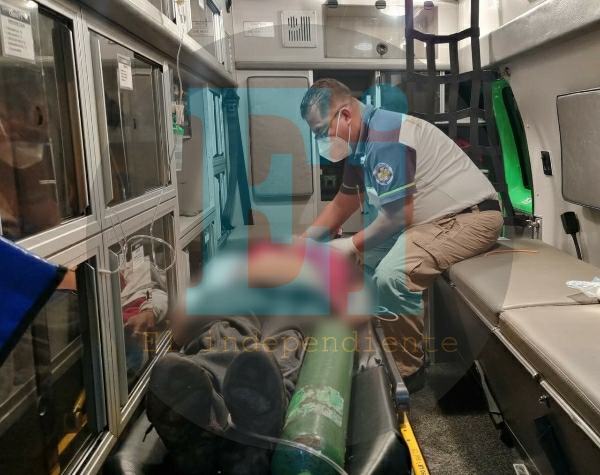 Joven mujer muere en una ambulancia tras ser baleada en la colonia Ferrocarri