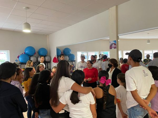 Alcaldesa de Jacona felicitó a integrantes de Baile Moderno del Cedeco
