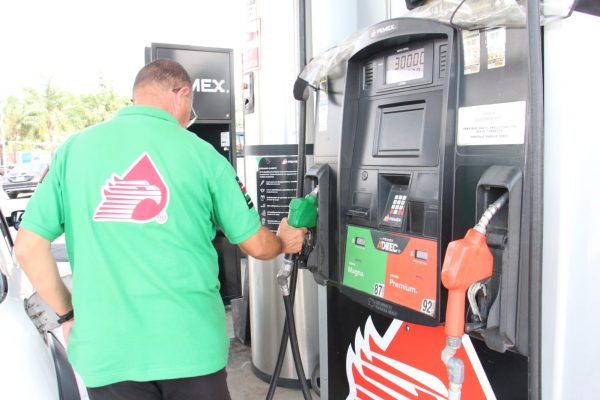Llega casi a los 22 pesos el litro de gasolina en Zamora