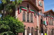 Colocan adornos patrios para conmemorar Fiestas Patrias de septiembre en Jacona