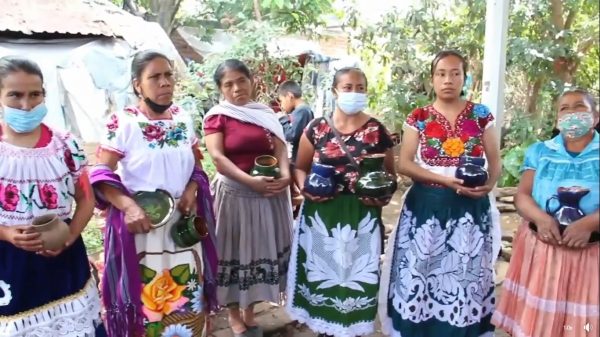 Santo Tomás presume mujeres de producción artesanal: son piezas únicas en Michoacán