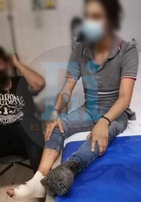 Joven es baleado y por sus medios llega a un hospital en Zamora