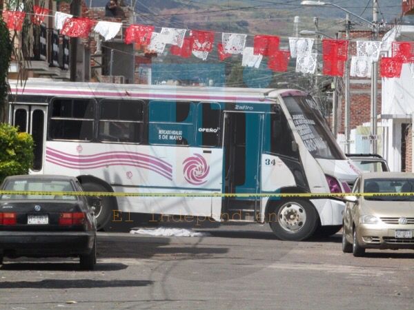 Niño muere al ser atropellado por camión de pasajeros en Jacona