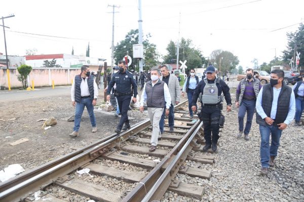Ortega Reyes supervisa el dispositivo de vigilancia en vías del tren de Caltzontzin