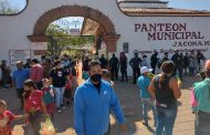 Más de 10 mil personas acudieron al panteón municipal de Jacona