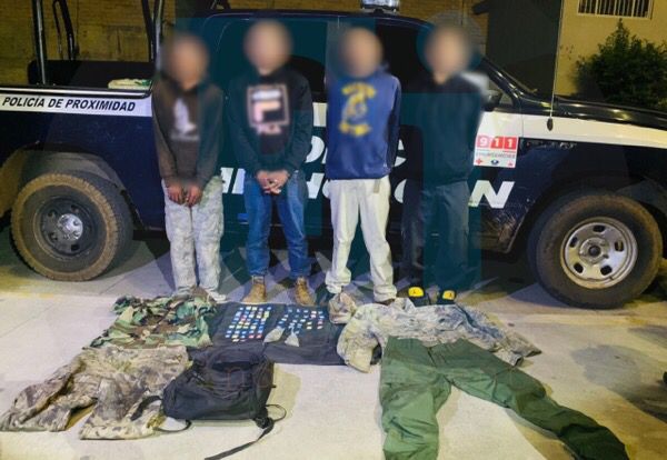 Detienen en Tarecuato a 4 jóvenes con droga y ropa táctica