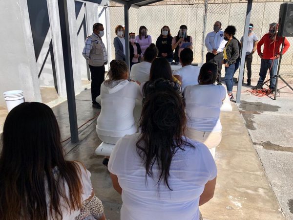 Autoridades municipales visitaron a mujeres del CERESO