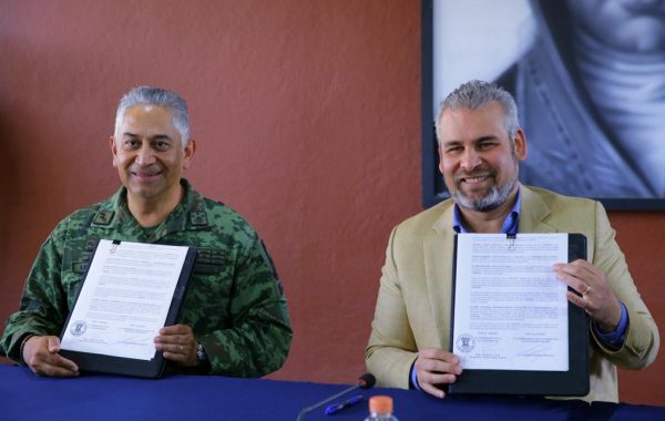 *Bedolla firma convenio con Sedena para brindar apoyos a militares y sus familias*