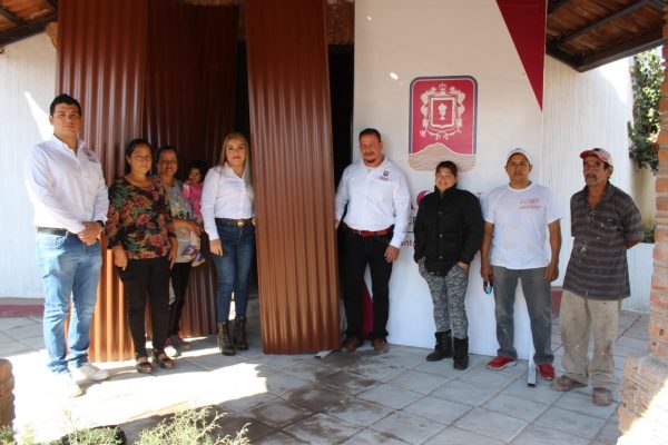 Gobierno de Jacona entregó láminas a personas en condición económica vulnerable