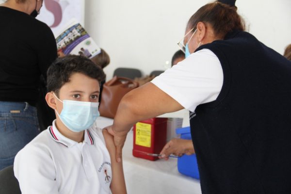 Gran respuesta de jóvenes de 15 a 17 años a la vacunación en Jacona