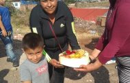 DIF Jacona repartió pasteles a familias en condición vulnerable