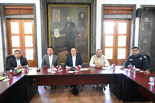 Se reúne Carlos Soto con Secretario de Gobierno, Carlos Torres Piña
