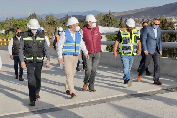 Supervisa Bedolla avances en construcción de distribuidores viales en Morelia