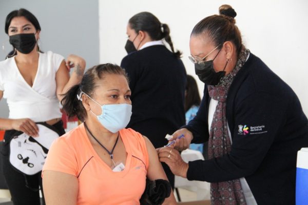 Rezagados fueron vacunados en exitosa jornada en el DIF Jacona