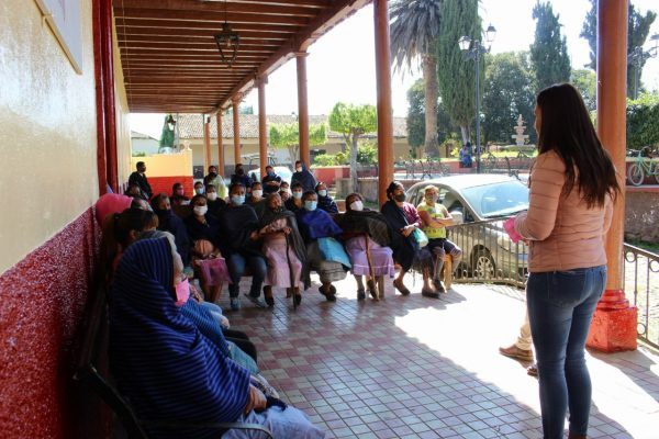 Invita DIF Tangancícuaro a integrarse a los grupos de mujeres Girasoles y Huella Rosa