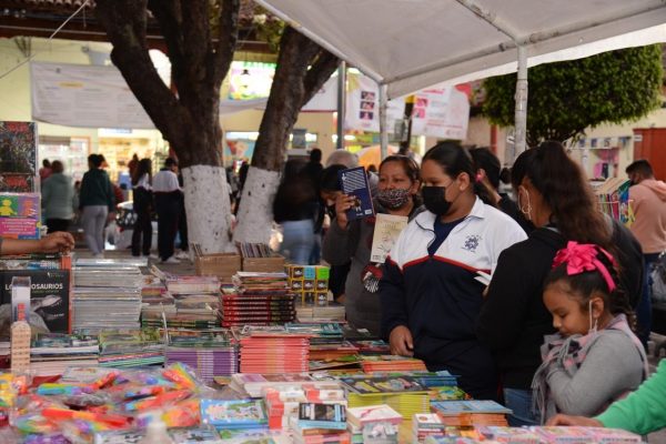 Arrancó la Feria Internacional del Libro de Chilchota 2022