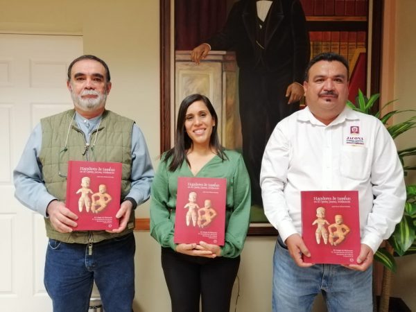 Gobierno de Jacona recibió donativo de libros 