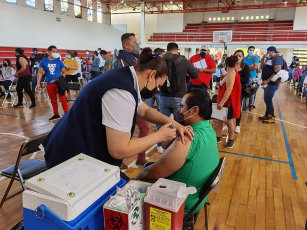 Por causas de fuerza mayor, se suspende vacunación en Zamora para los adultos de 30 a 39 años