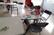Imparten taller de manualidades en CEDECO San Pablo, con motivo del Día de la Bandera
