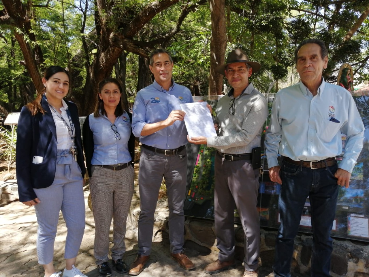 Firman convenio de Administración de Parque Nacional Lago de Camécuaro con la CONANP