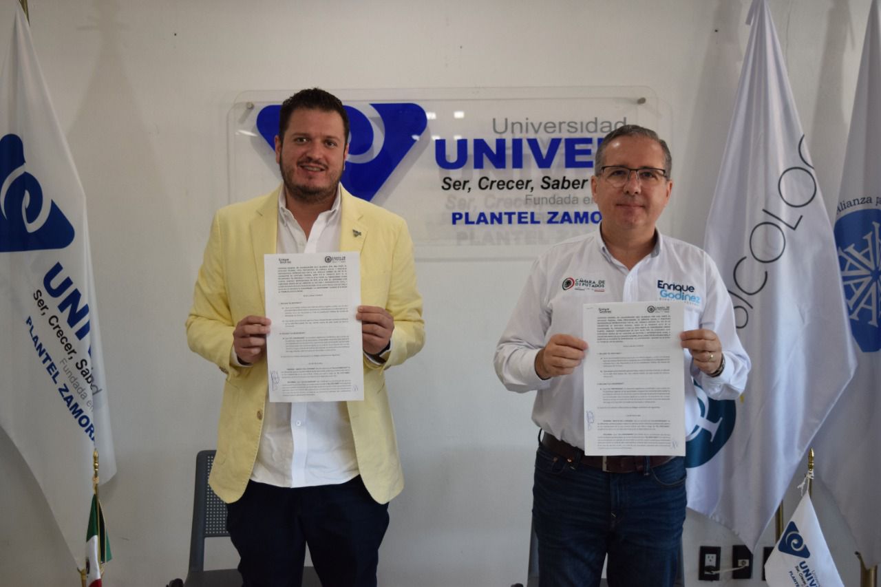 Firma Enrique Godínez convenio con UNIVER Zamora por la preparación de las y los jóvenes
